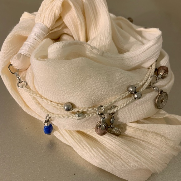 Infinity scarf with beads - Picture 2 of 2